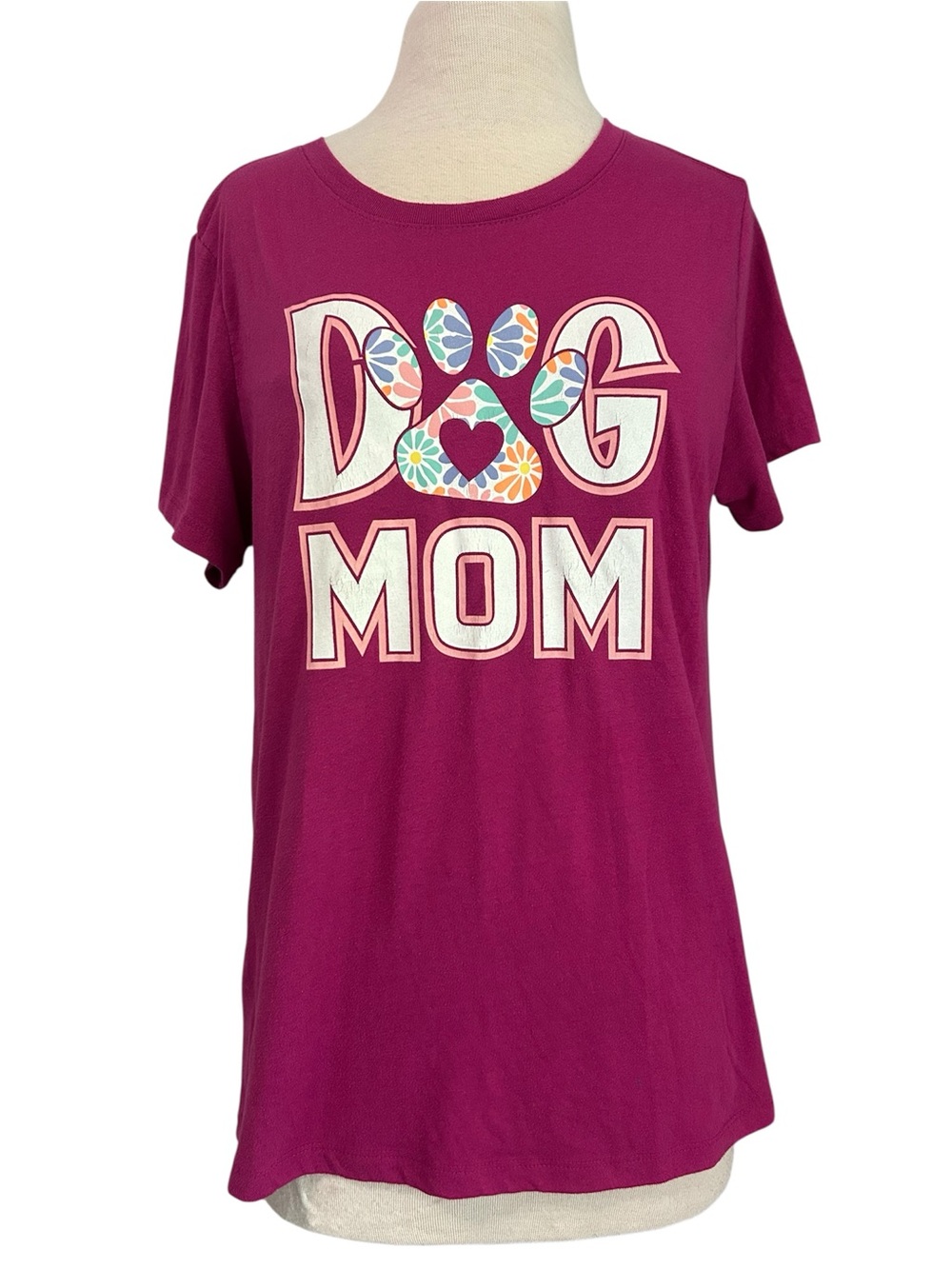 Dog Mom Graphic T-Shirt - Magenta